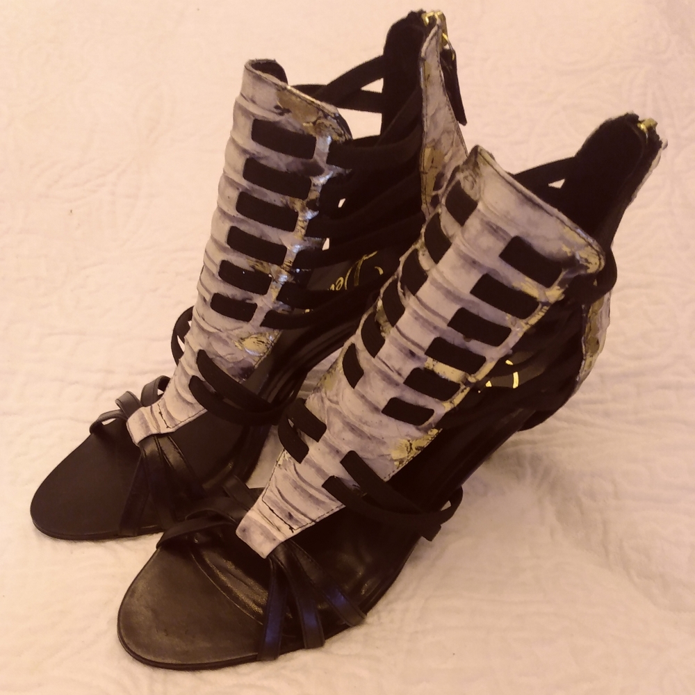 Delman Jacey pump black gold NWB 6.5